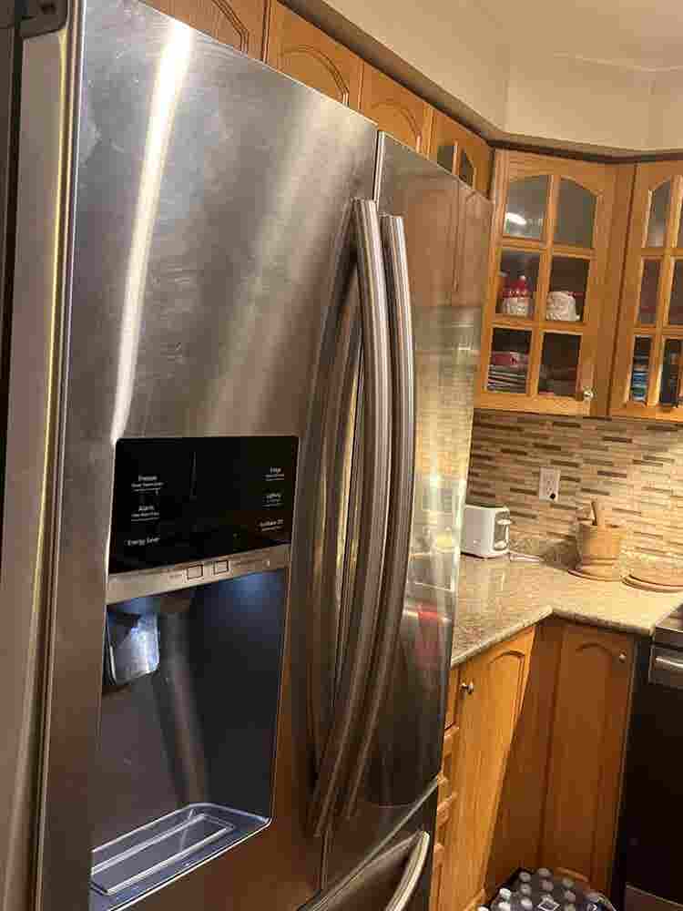 2  Bed Rooms in Toronto
