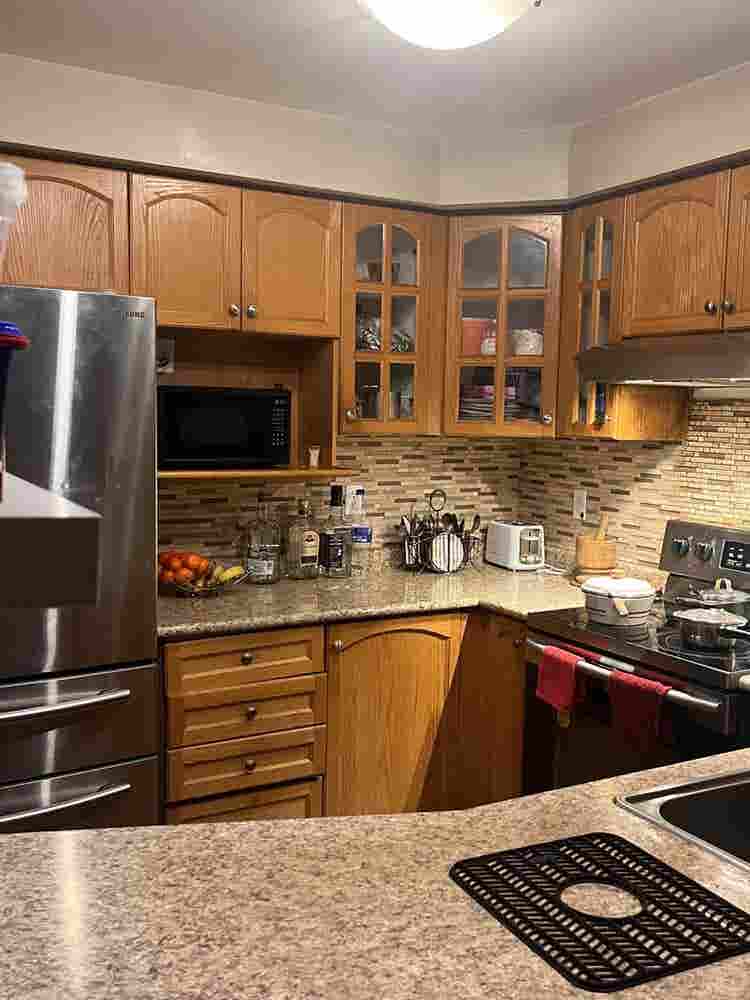 2  Bed Rooms in Toronto