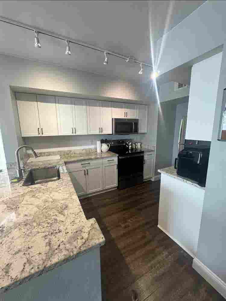 Furnitured room&private bathroom