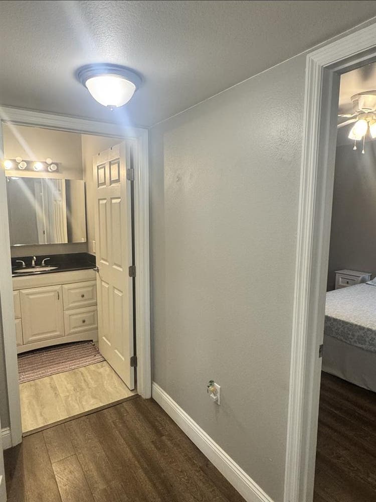 Furnitured room&private bathroom