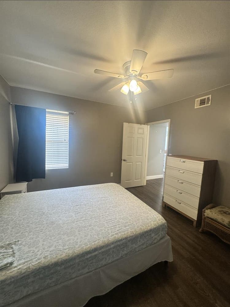 Furnitured room&private bathroom