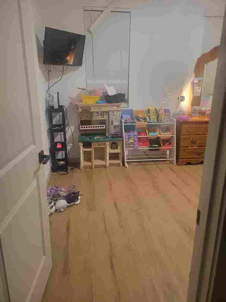 Spacious room for rent in Surprise