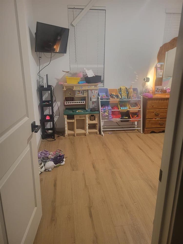Spacious room for rent in Surprise