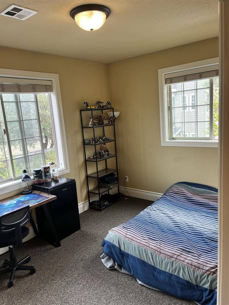 Room available for rent