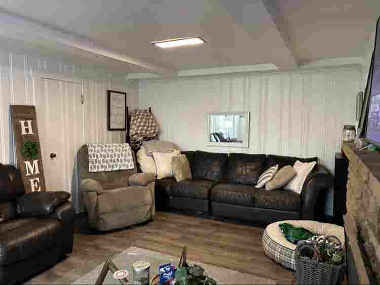 Charming Basement Unit!!