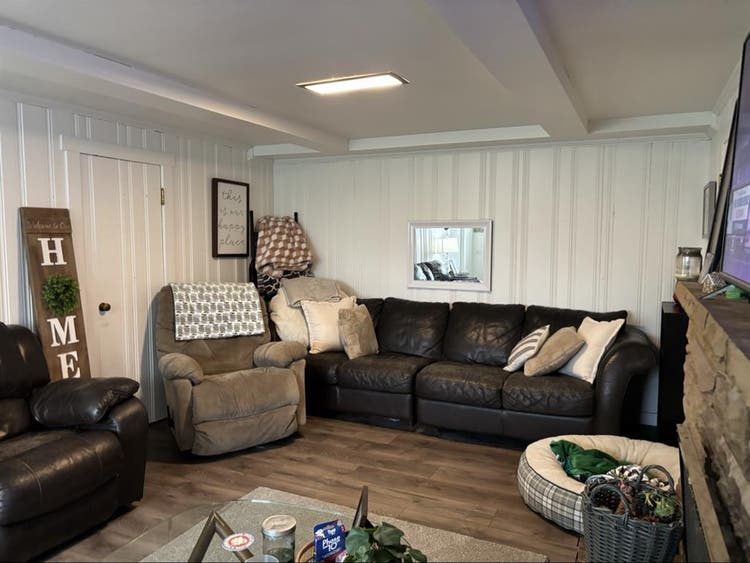Charming Basement Unit!!