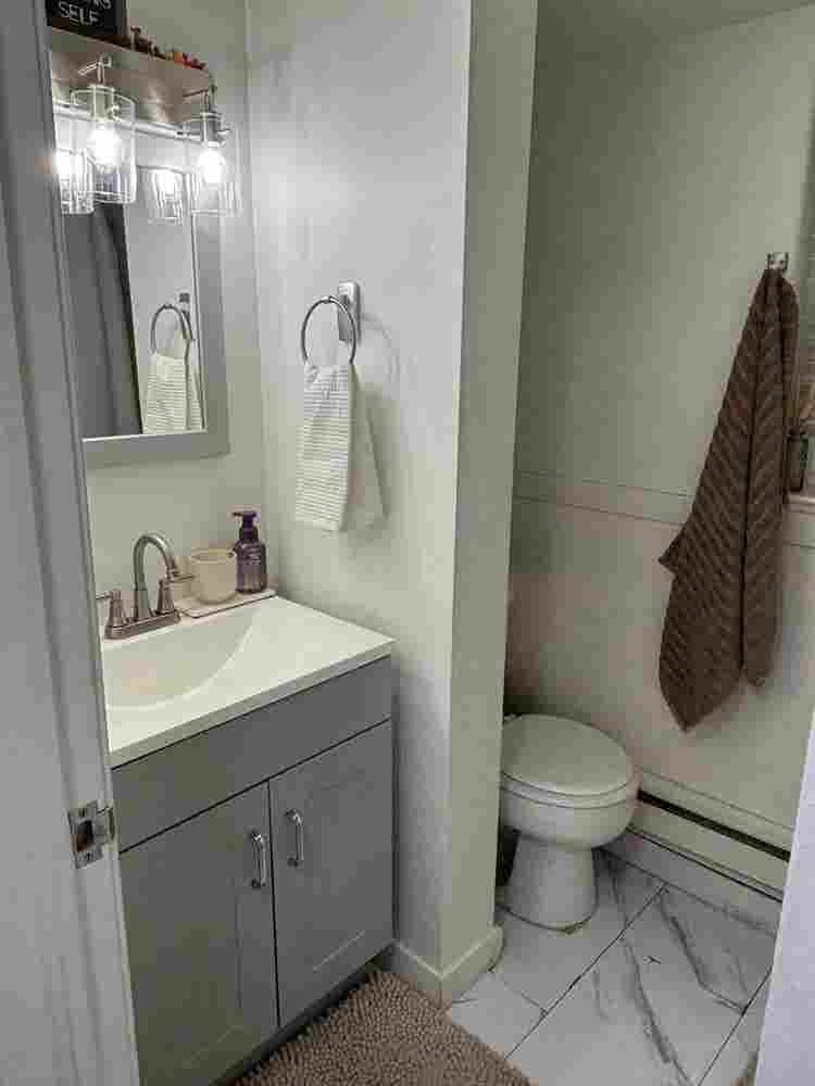 Charming Basement Unit!!