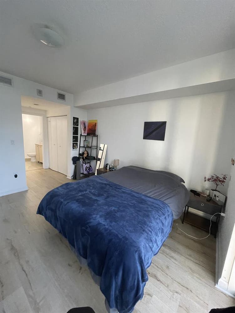 🏡 Room for Rent - Available now