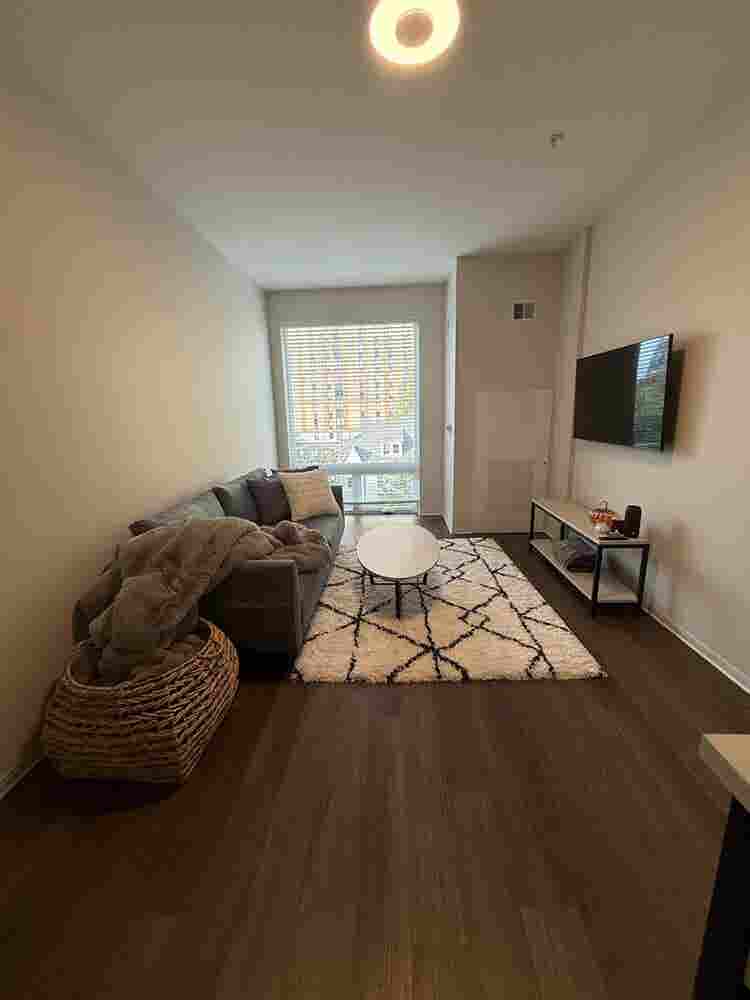 LUXURY SUBLEASE bath UMN