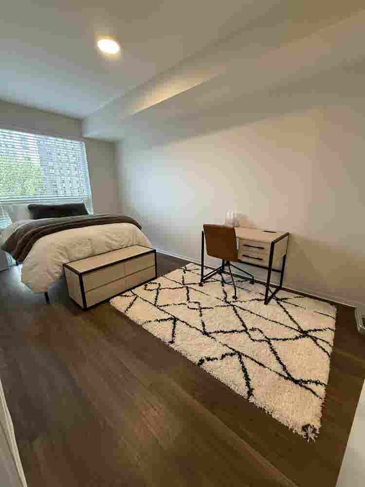 LUXURY SUBLEASE bath UMN