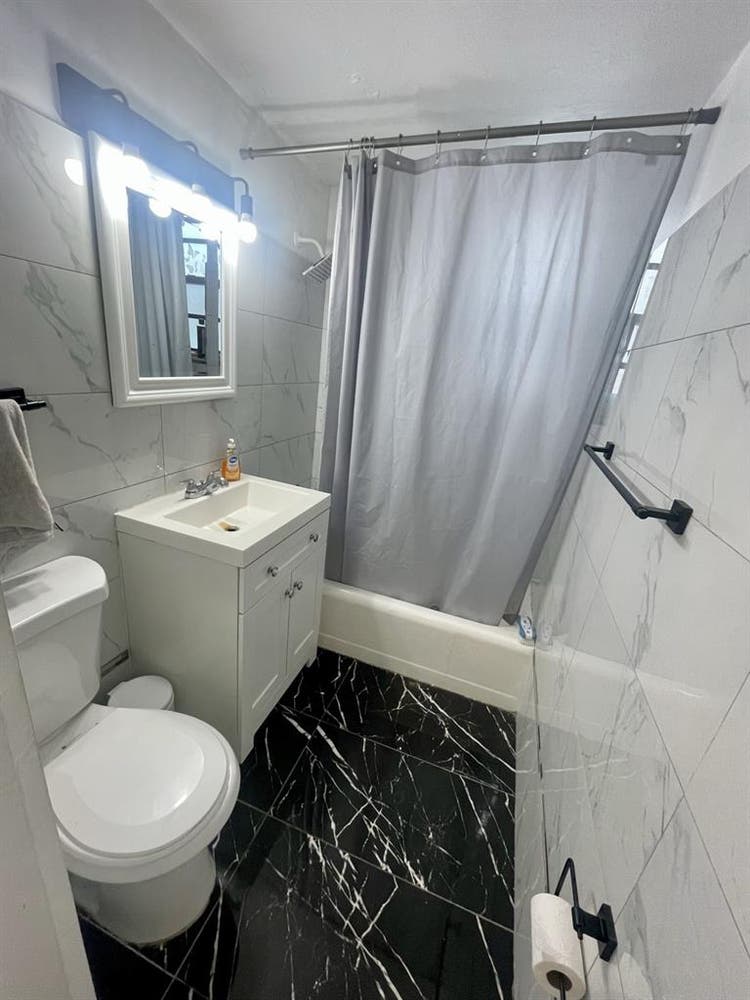 3 blocks from the beach, all incldd