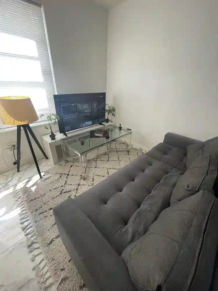 3 blocks from the beach, all incldd