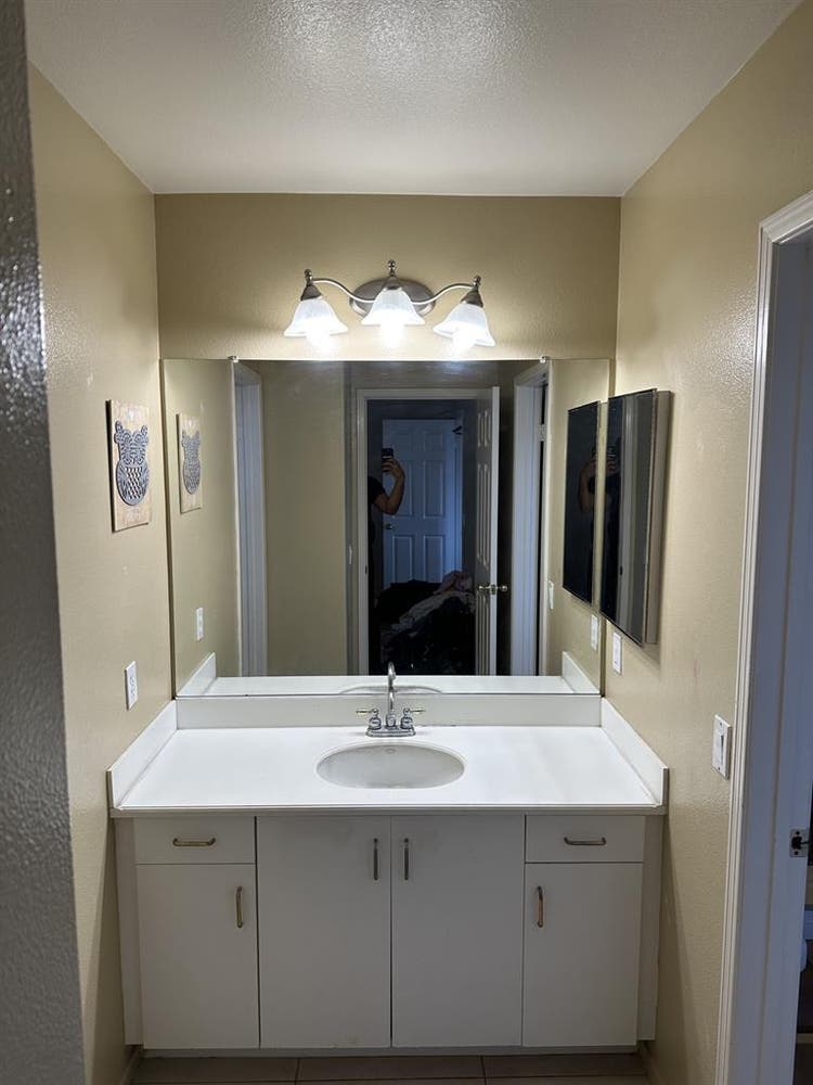 Bdrm w/ attached shared bath