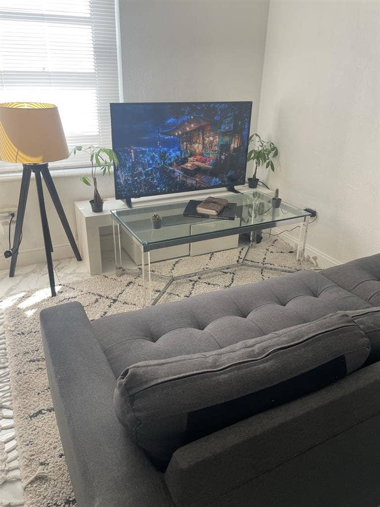 Perfect location 3 blocks from beac