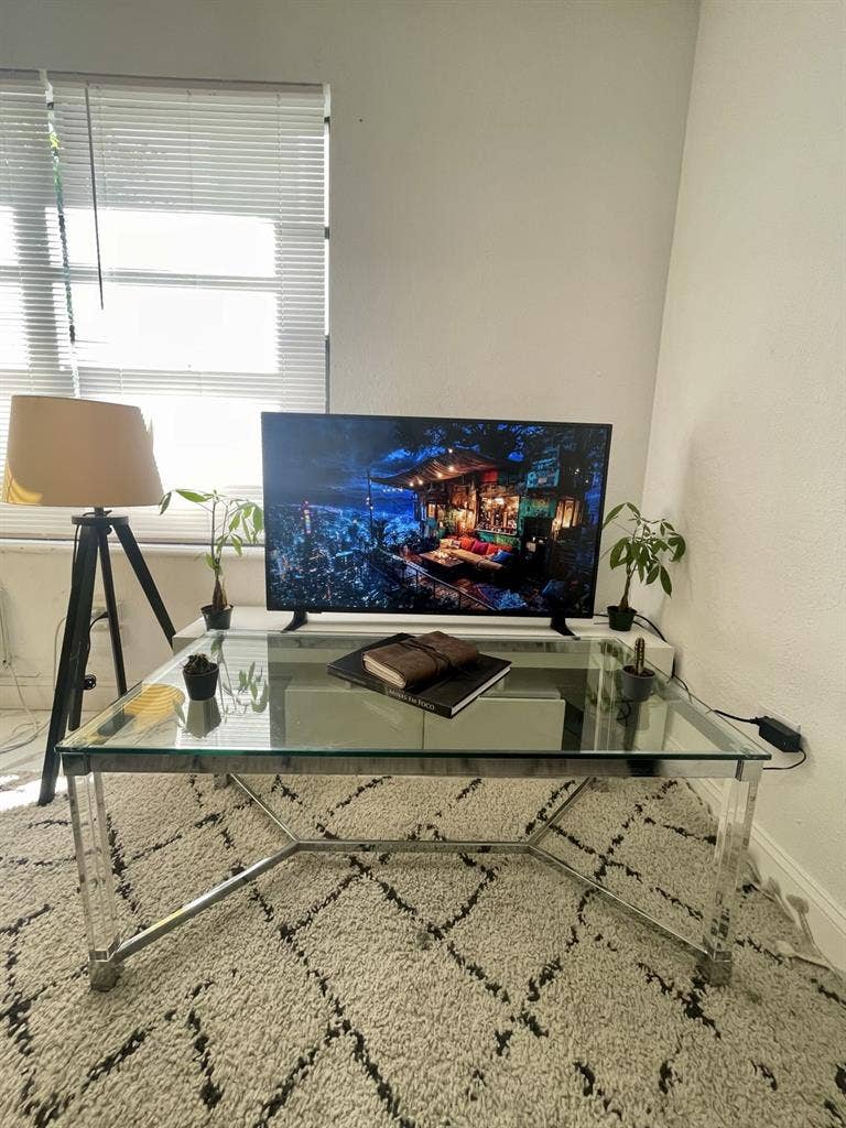 Perfect location 3 blocks from beac