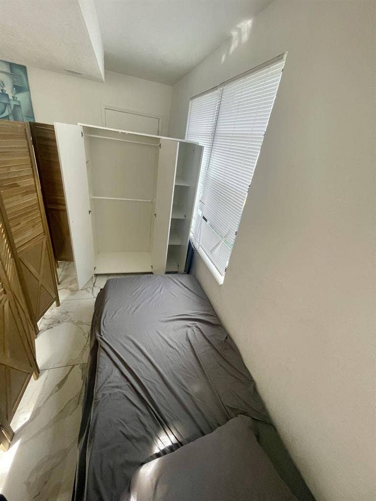 Perfect location 3 blocks from beac