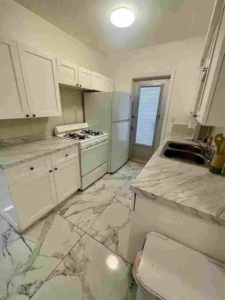 Perfect location 3 blocks from beac