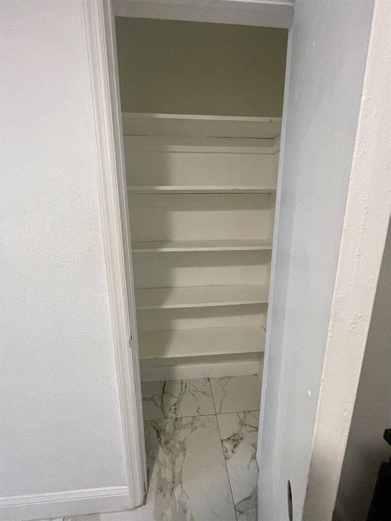 Small room close to the beachh