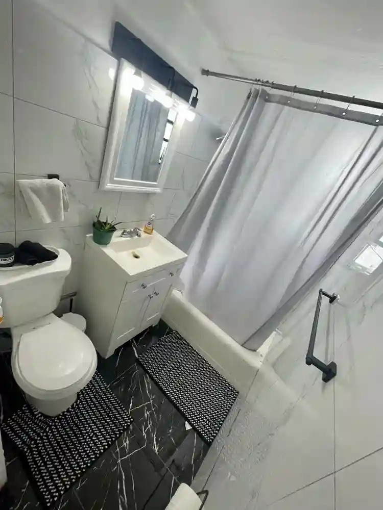 Small room close to the beachh