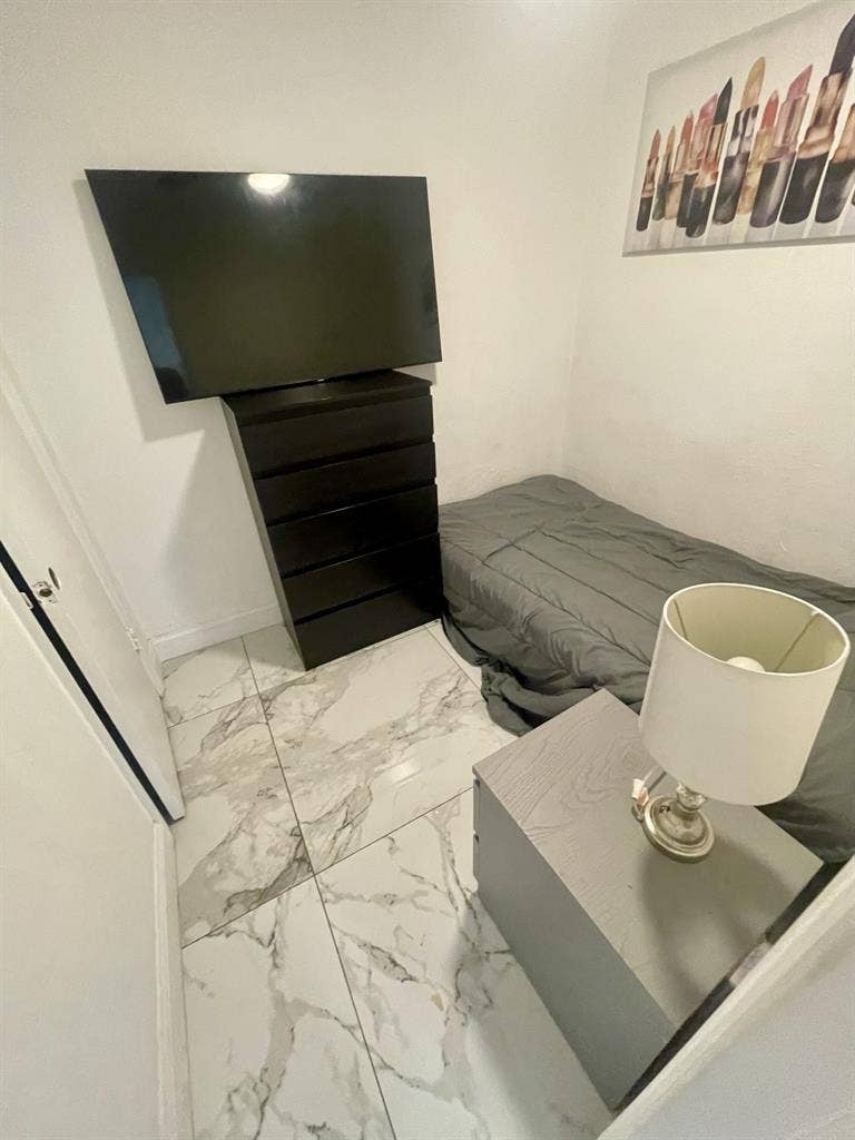 Small room close to the beachh