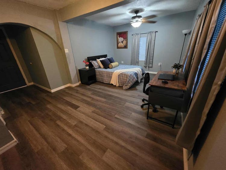 Master Bedroom Utilities included