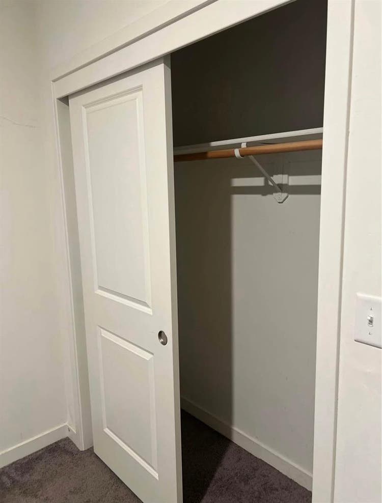 Room for rent with roommates