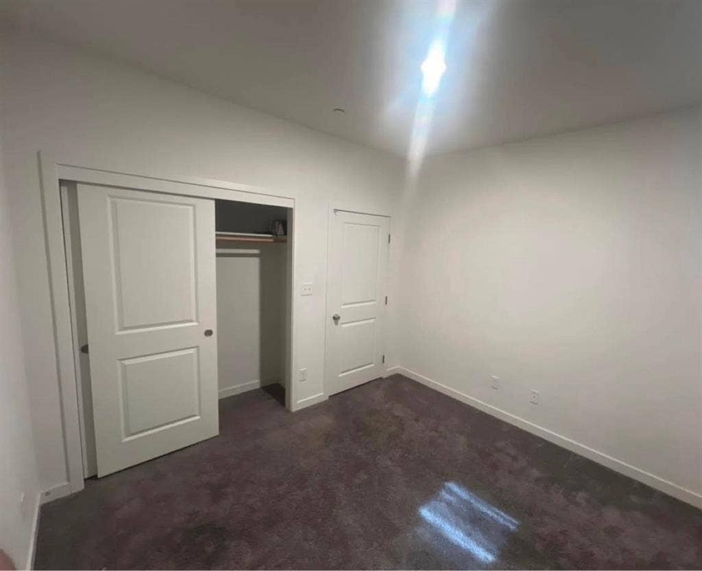 Room for rent with roommates