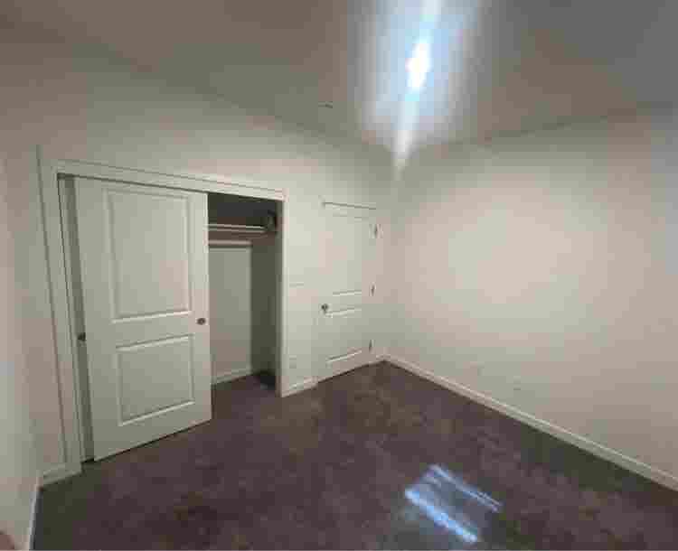 Room for rent with roommates