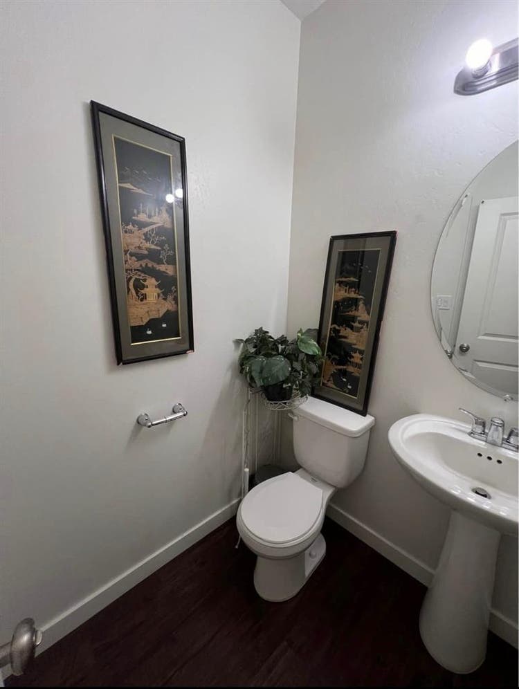 Room for rent with roommates