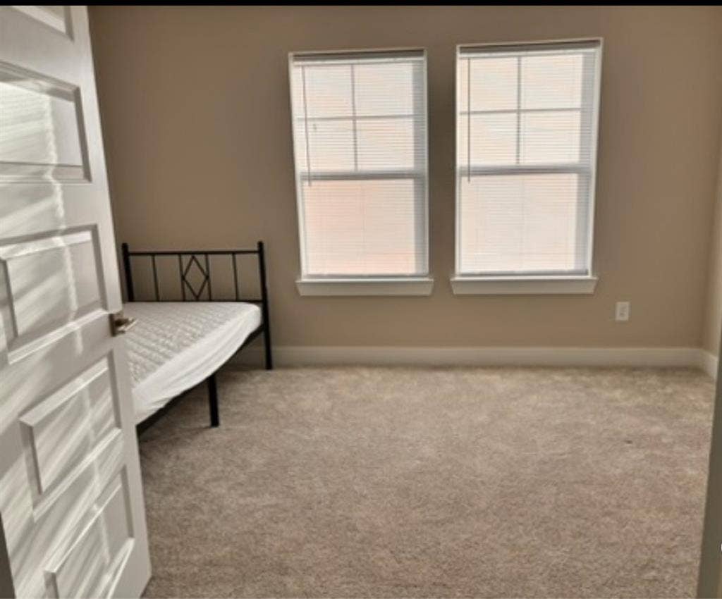 CozyFurnished Bedroom Primelocation