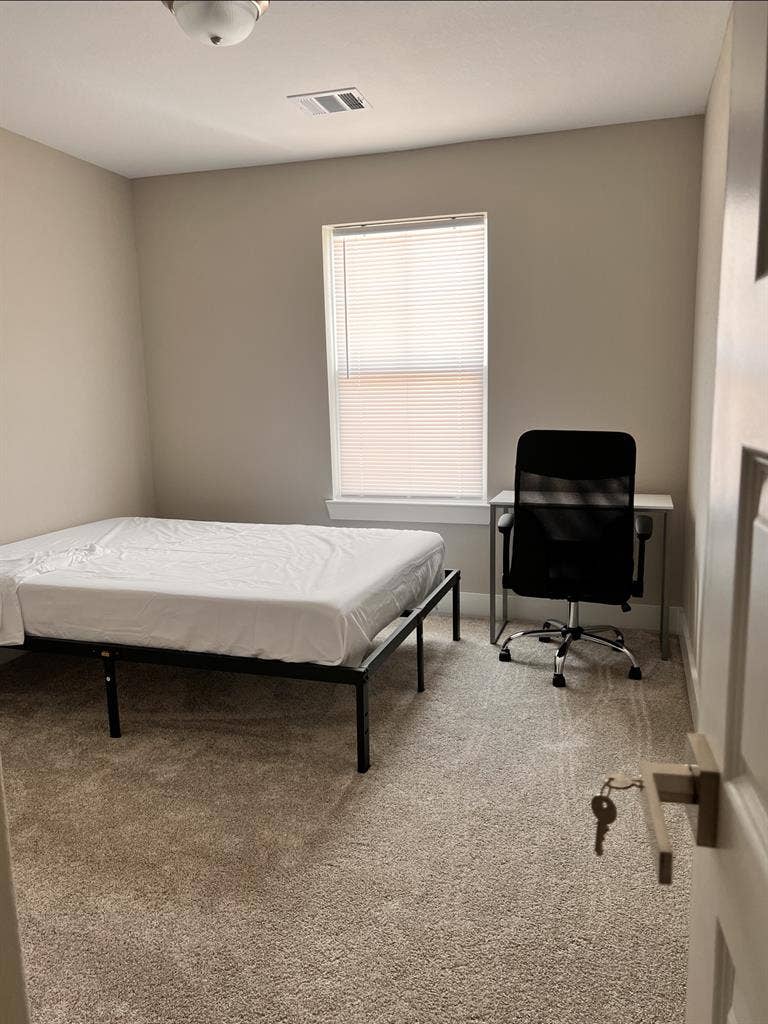 CozyFurnished Bedroom Primelocation