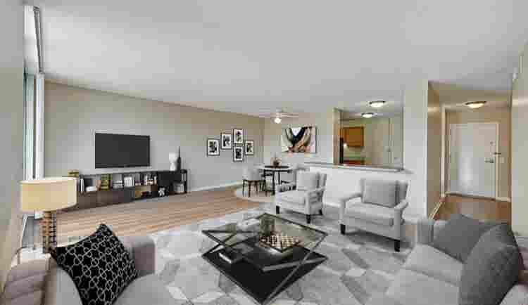 Room avail in Lombard