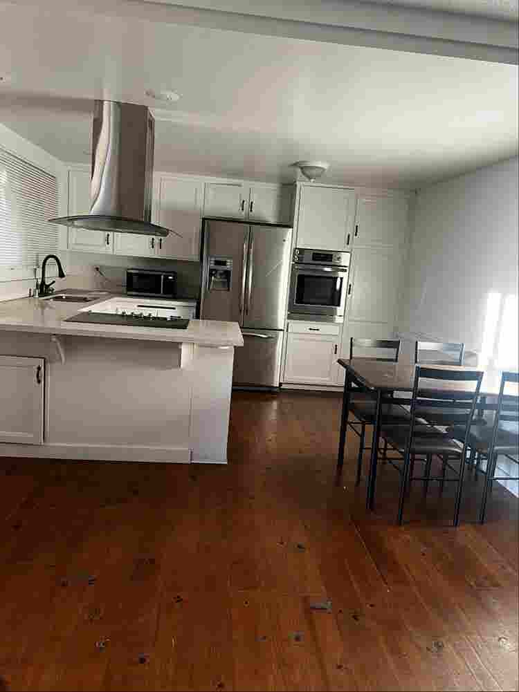 Condo two bedroom and two b
athroom
