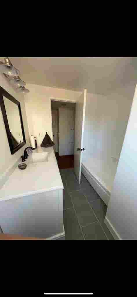 Condo two bedroom and two b
athroom