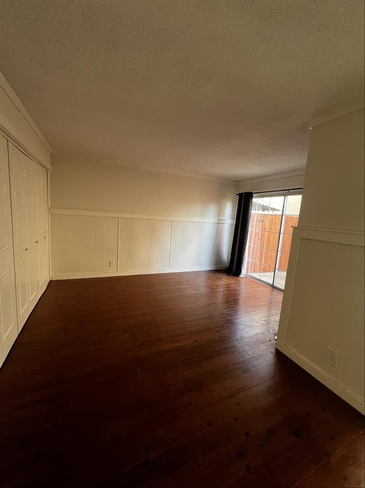 Condo two bedroom and two b
athroom