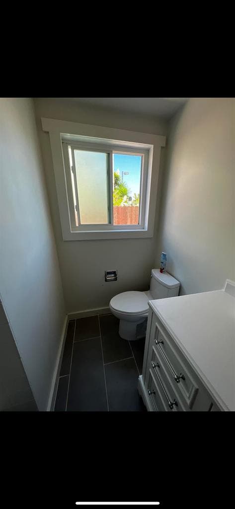 Condo two bedroom and two b
athroom