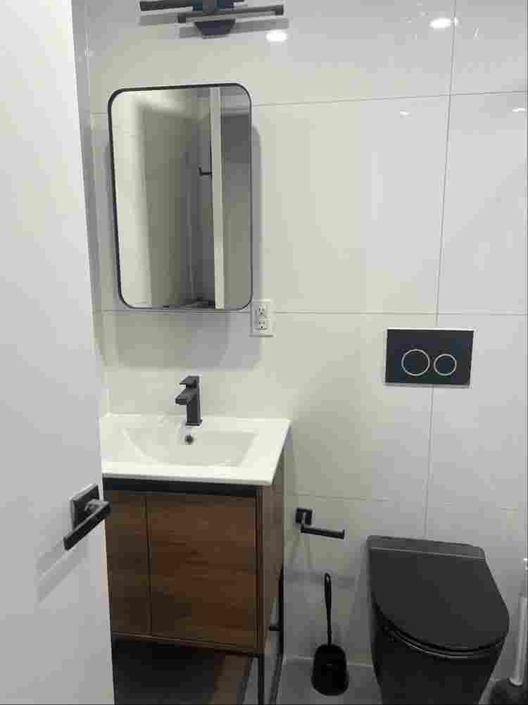 1 bed available in garden apartment