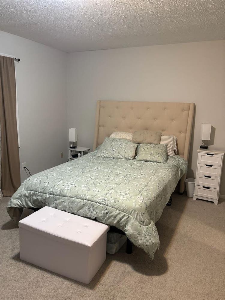 Private room and bathroom