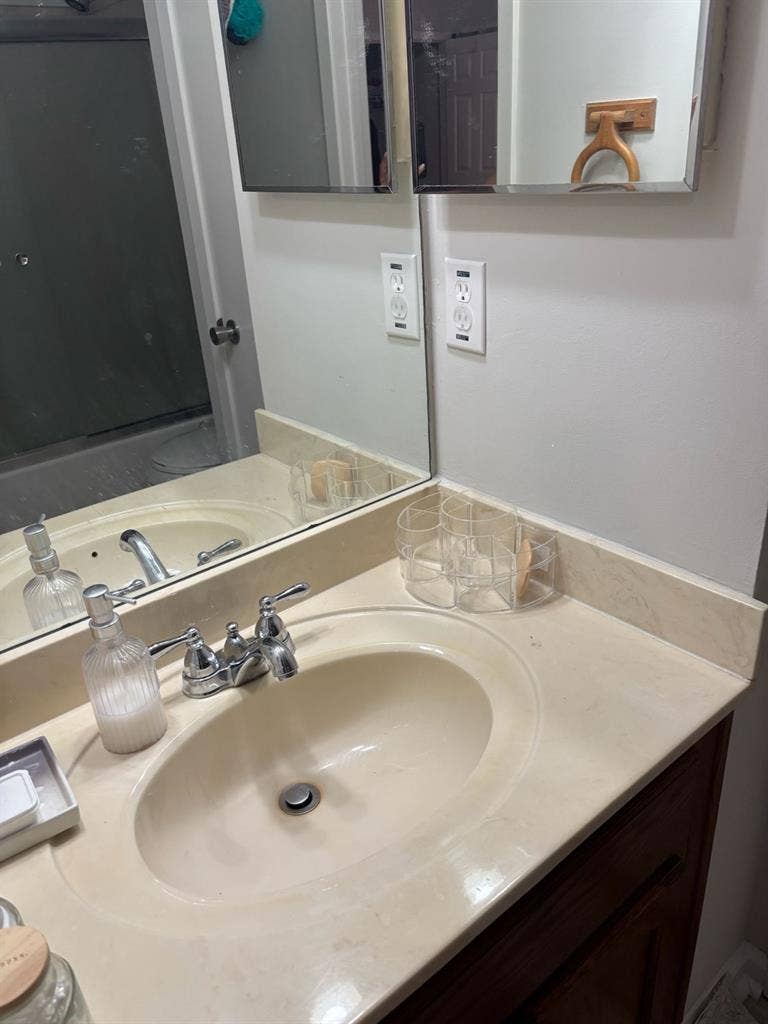 Private room and bathroom