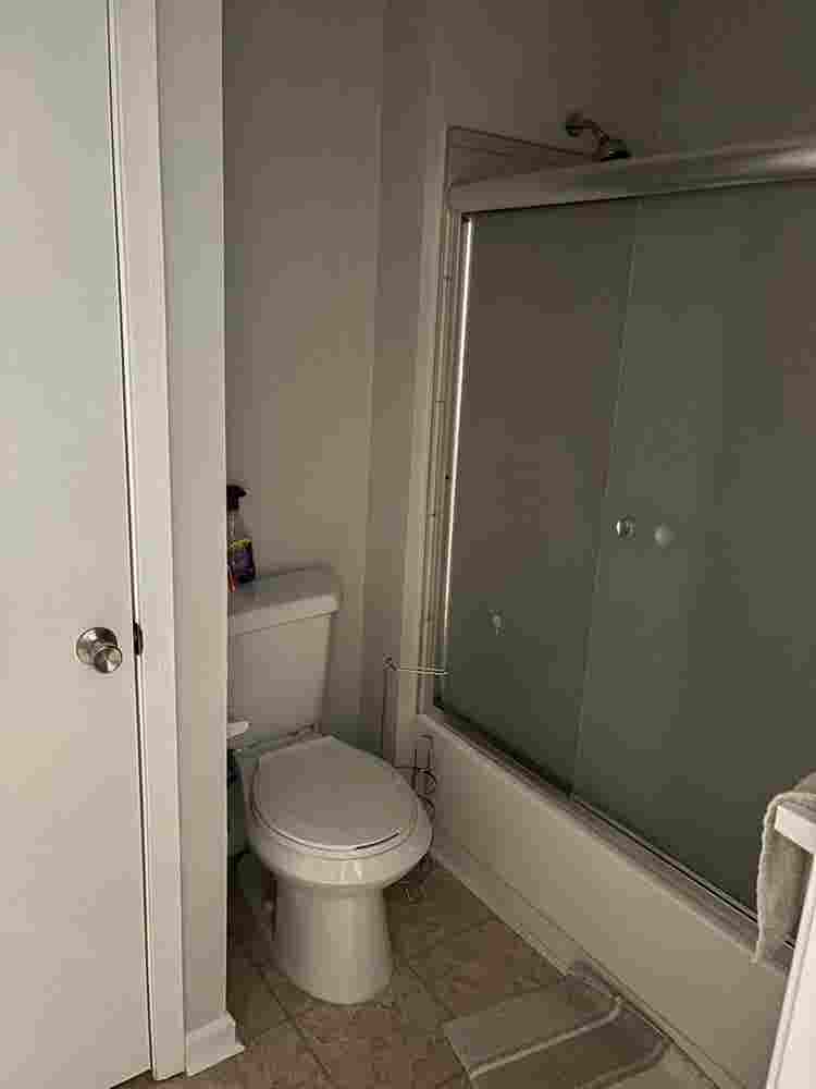 Private room and bathroom