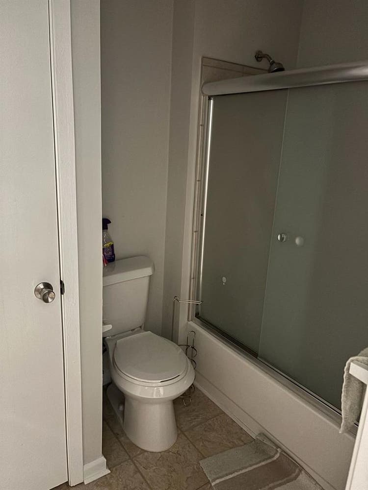 Private room and bathroom