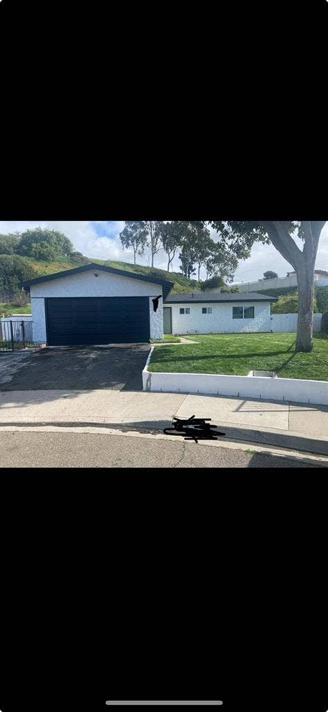 Room, Chula Vista, near freeway