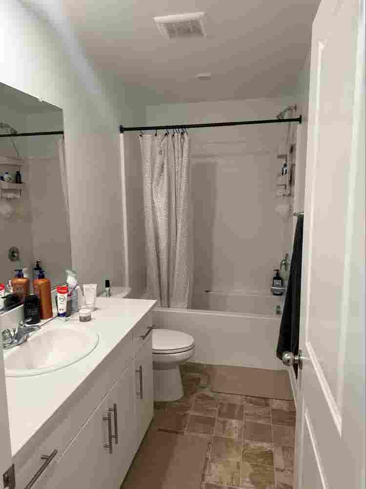 Private room with closet for rent