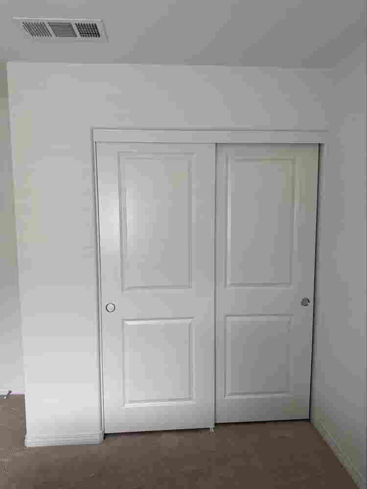 Private room with closet for rent