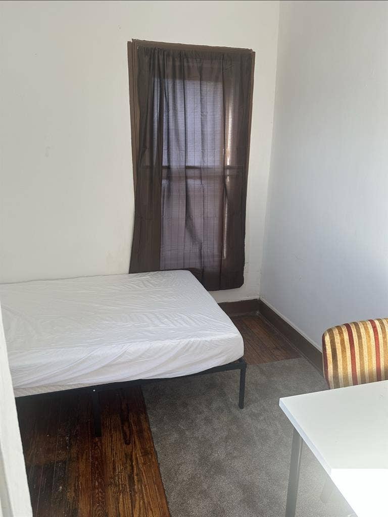 Room in Clinton Hill Brooklyn