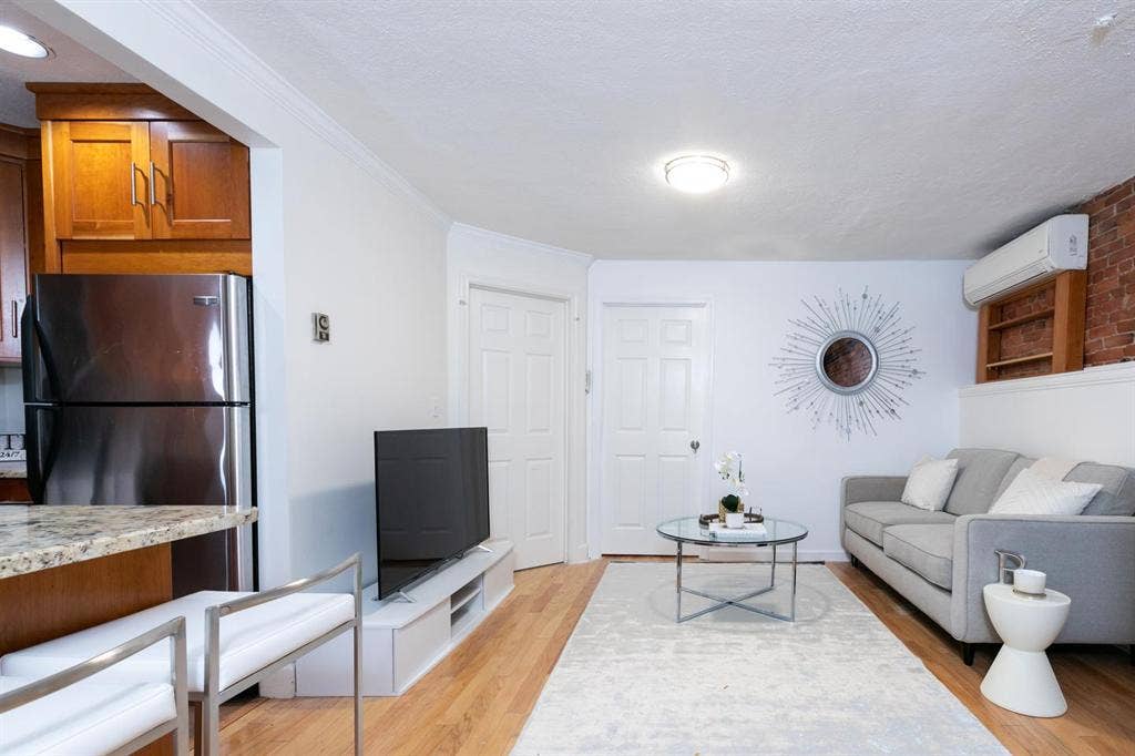 1 BR in Boston