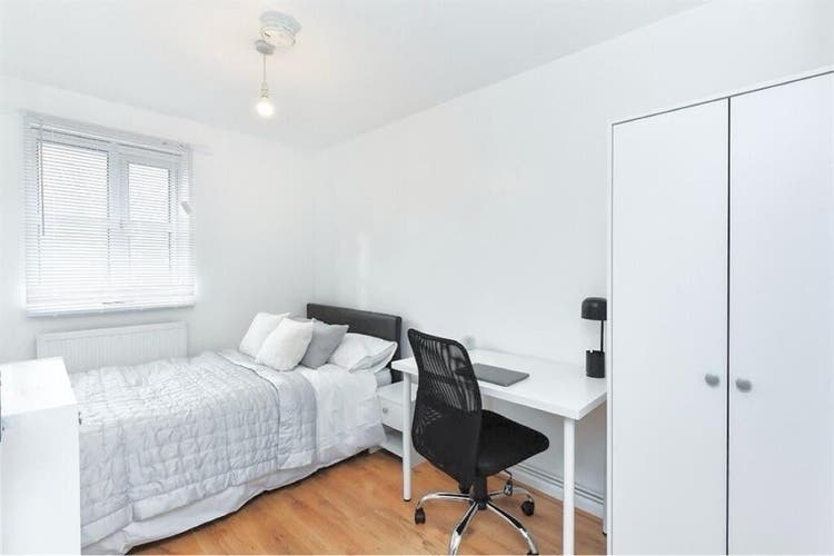 Modern 6 bedroom