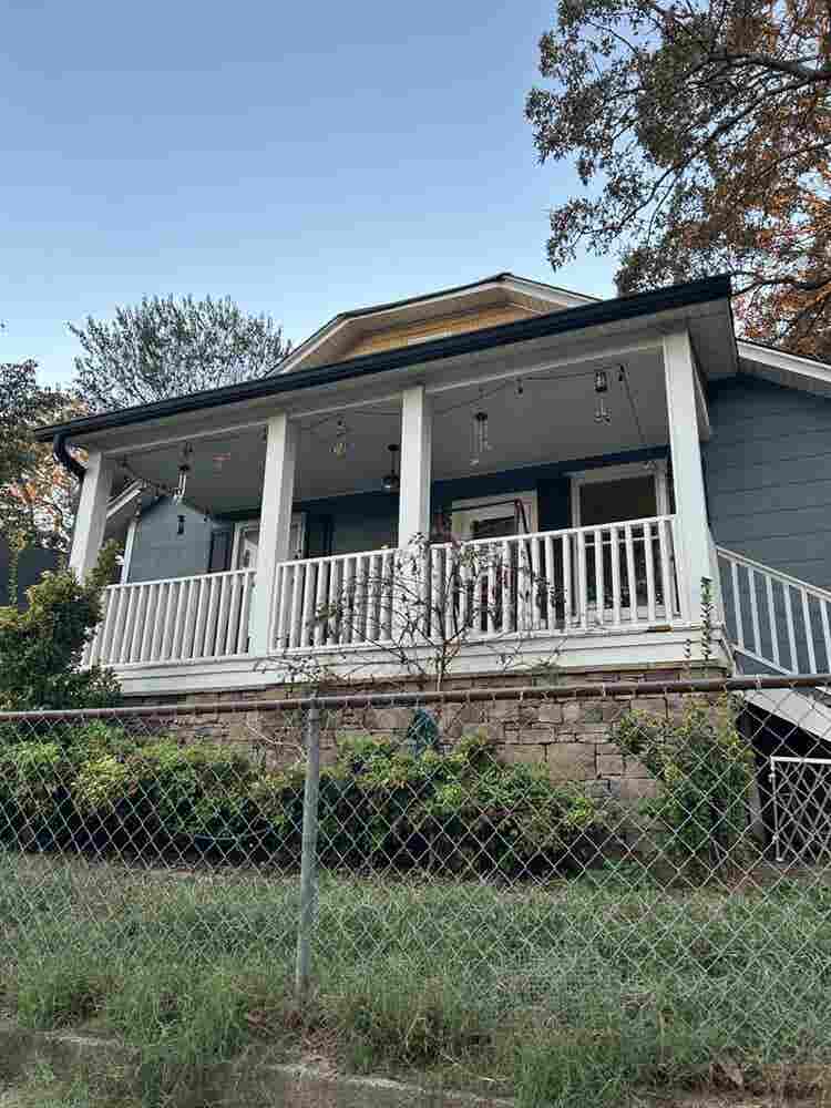Lupton City Bungalow Living