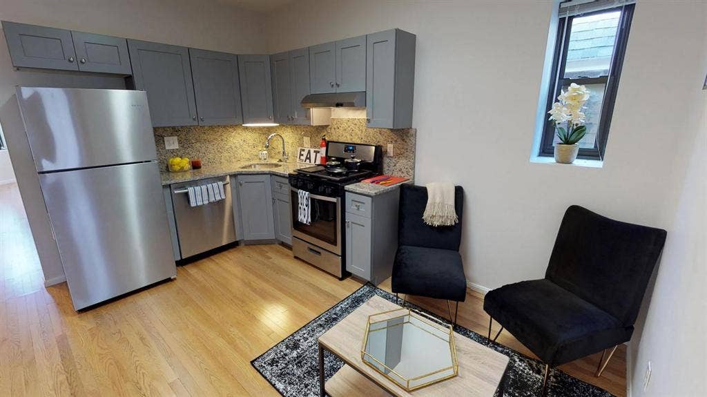 1 BR in Boston