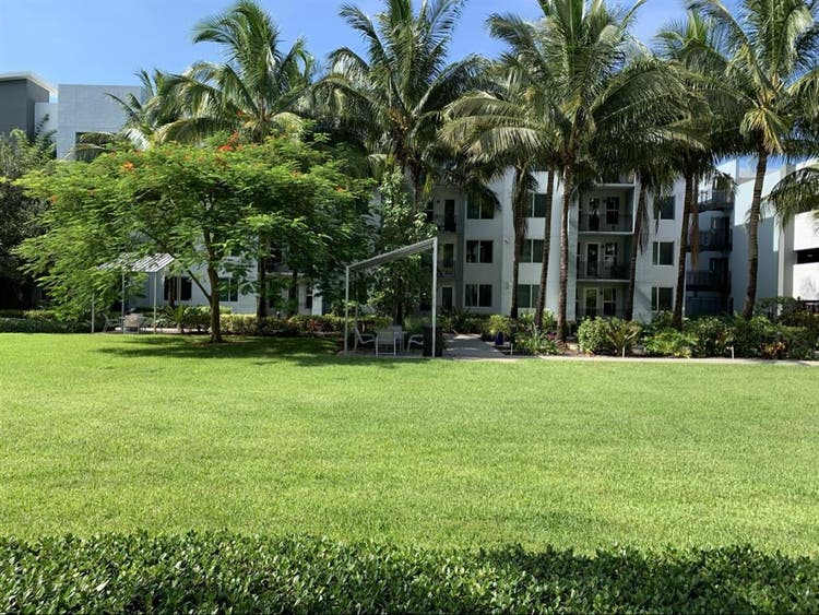 Looking for roommate for Oct/Nov